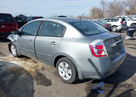 2010 Nissan Sentra 2.0 z USA, uszkodzony, nr VIN 3N1AB6AP3AL676673